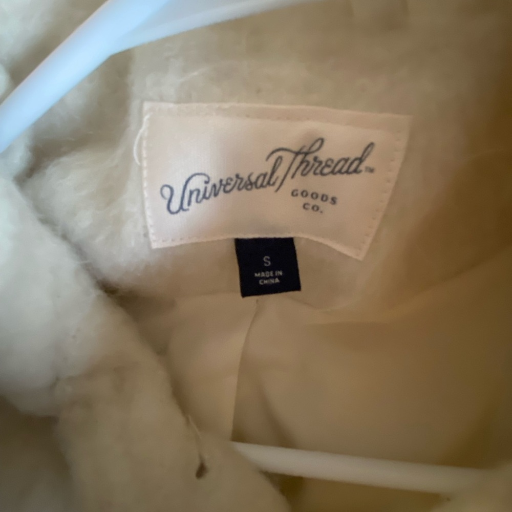 Universal threads jacket - Picture 4 of 4